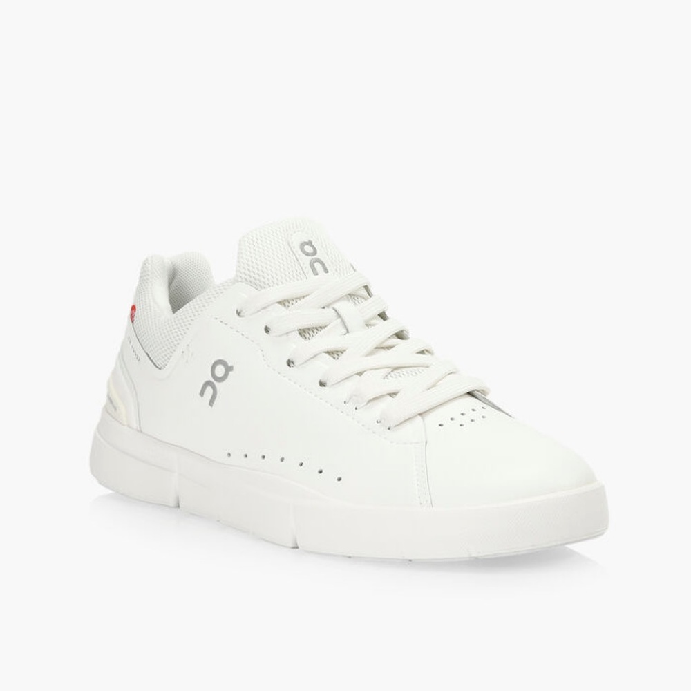 On Cloud On the Roger Advantage Women’s Sneaker